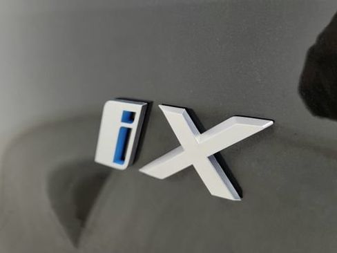 Used 2024 BMW iX xDrive50 w/ Premium Package AWD/4WD image 33