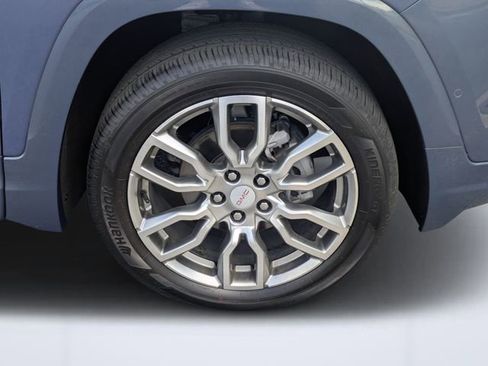 Used 2024 GMC Terrain Denali w/ Denali Premium Package image 11