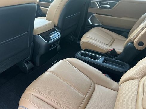Used 2025 INFINITI QX80 Sensory image 14