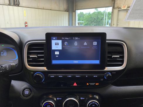 Used 2025 Hyundai Venue SEL FWD image 37