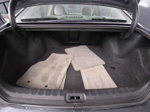 Used 2010 Buick Lucerne CX image 30