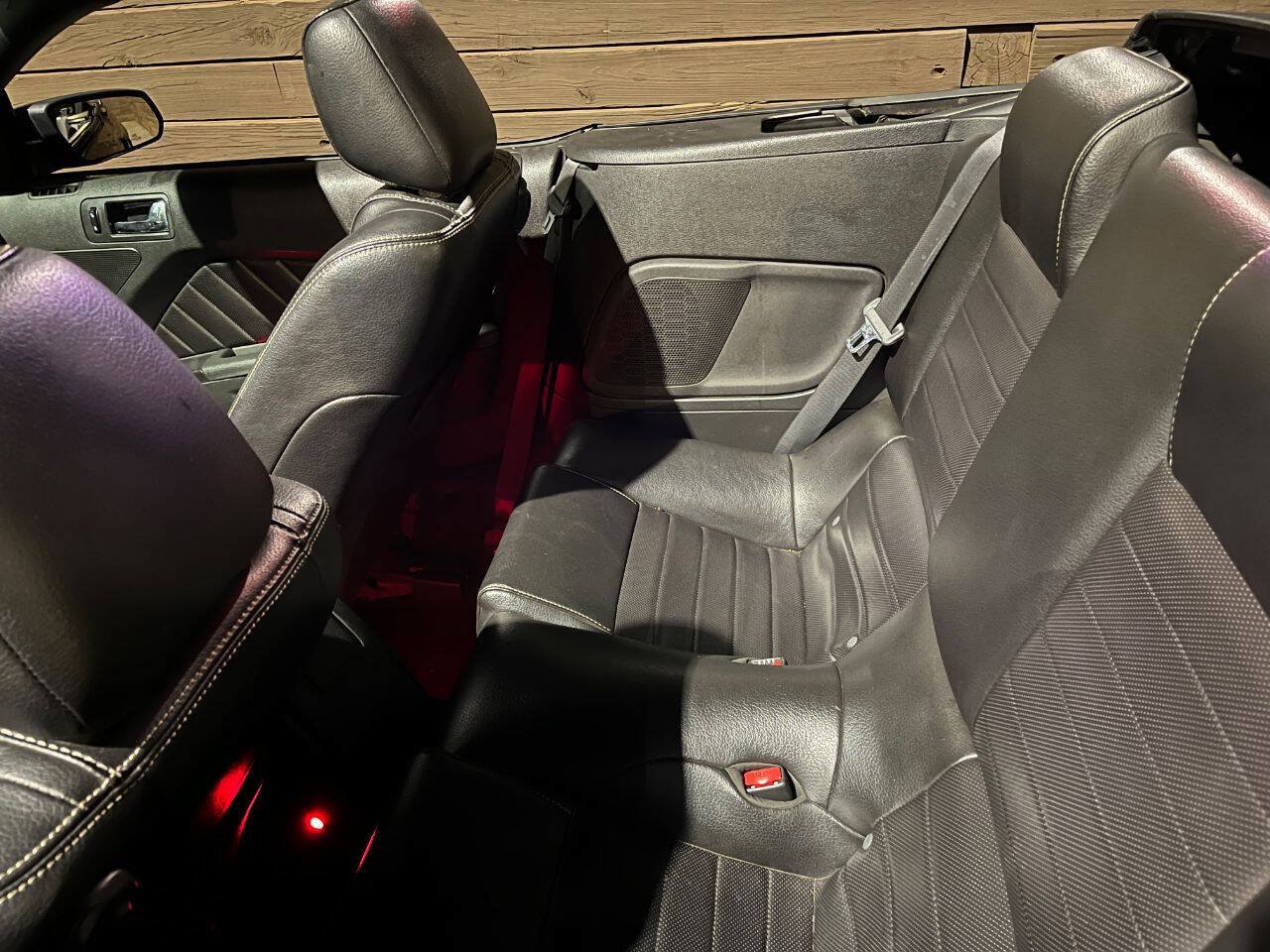 Used 2010 Ford Mustang Convertible RWD image 12
