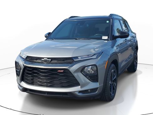 Used 2023 Chevrolet TrailBlazer RS w/ Sun and Liftgate Package FWD image 3