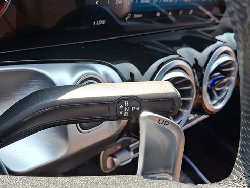 Used 2022 Mercedes-Benz GLB 35 AMG 4MATIC image 26