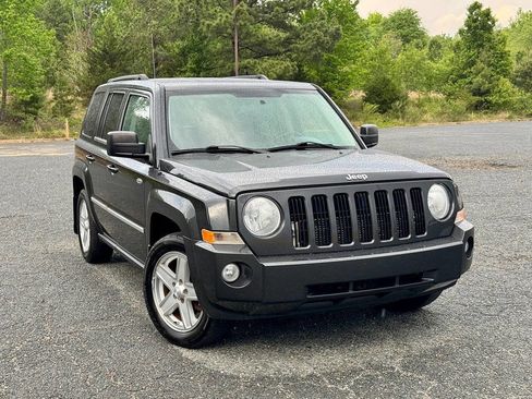 Used 2010 Jeep Patriot Latitude AWD/4WD image 1