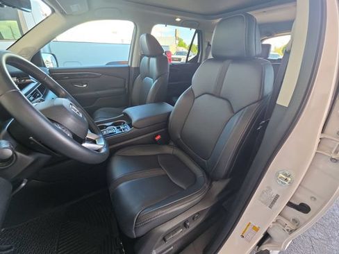 Used 2025 Honda Pilot Touring image 18