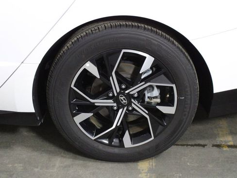 Used 2025 Hyundai Sonata SEL FWD image 38