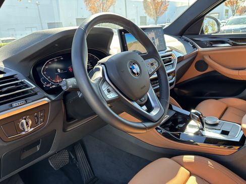 Certified 2025 BMW X4 xDrive30i image 16