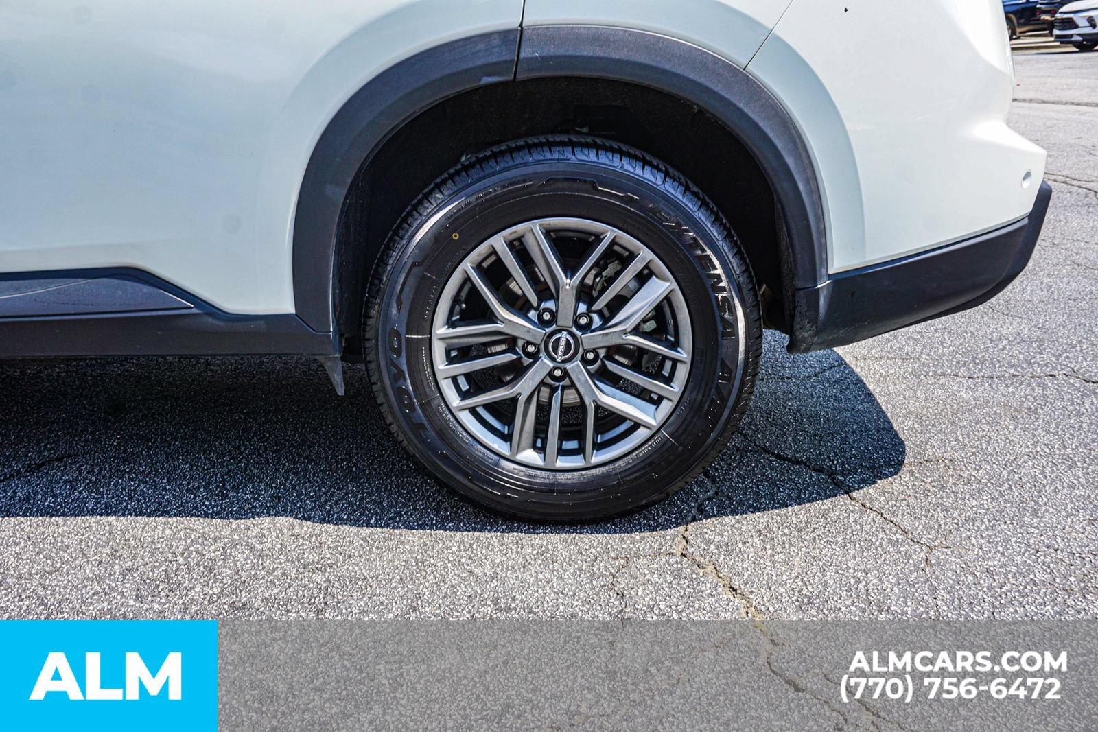 Used 2024 Nissan Rogue S FWD image 15