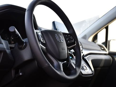 Used 2025 Honda Odyssey Elite image 11