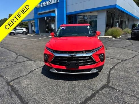 Used 2025 Chevrolet Blazer LT w/ Sound & Technology Package AWD/4WD image 3