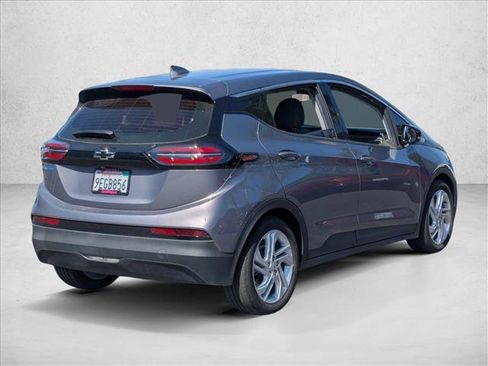 Used 2023 Chevrolet Bolt LT FWD image 5