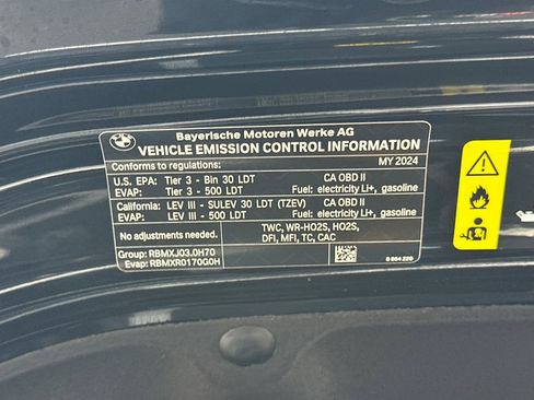 Used 2024 BMW X5 xDrive50e w/ Parking Assistance Package image 19