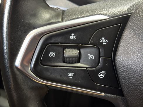 Used 2025 Chevrolet Trax ACTIV w/ Sunroof Package FWD image 21