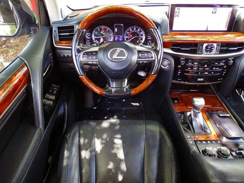 Used 2016 Lexus LX 570 4WD w/ Luxury Package image 54