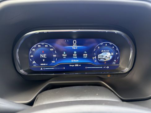 Used 2024 Chevrolet Suburban LT AWD/4WD image 21