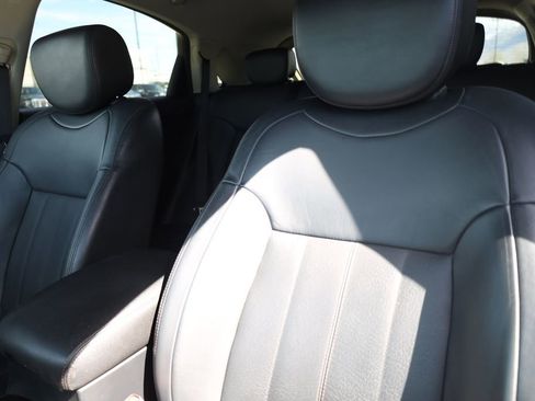 Used 2017 INFINITI QX70 AWD w/ Premium Package image 16