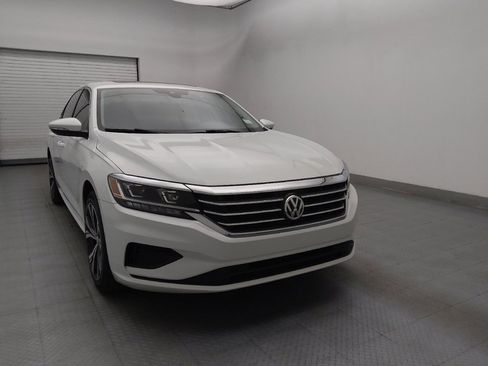 Used 2020 Volkswagen Passat 2.0T SEL FWD image 14