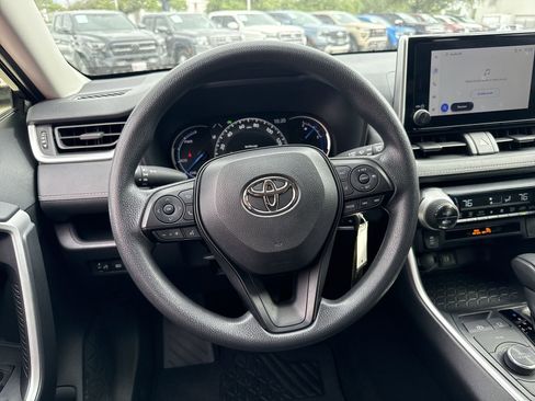 Certified 2025 Toyota RAV4 LE AWD/4WD image 11