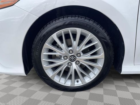 Used 2019 Toyota Camry XLE FWD image 20