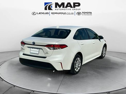 Used 2025 Toyota Corolla LE FWD image 5