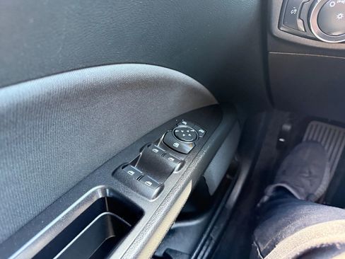 Used 2017 Ford Fusion SE w/ Fusion SE Technology Package image 31