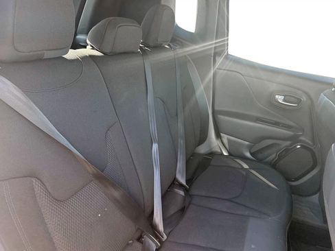Used 2018 Jeep Renegade Altitude image 20