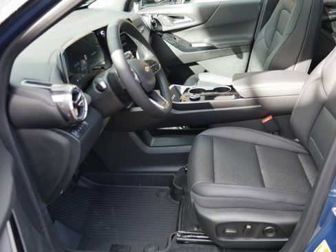 New 2026 Chevrolet Equinox LT w/ Convenience Package II image 8