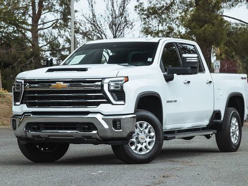 Used 2024 Chevrolet Silverado 2500 LTZ image 3