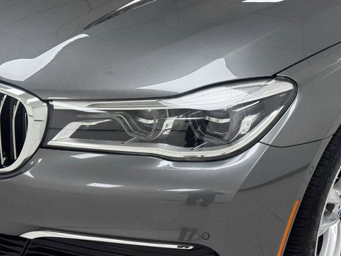 Used 2019 BMW 750i xDrive w/ Executive Package image 29