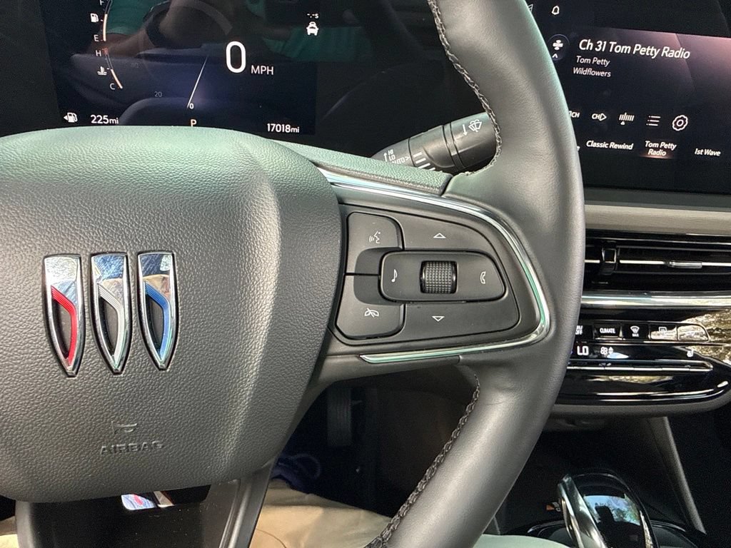 Used 2025 Buick Envista Avenir FWD image 59
