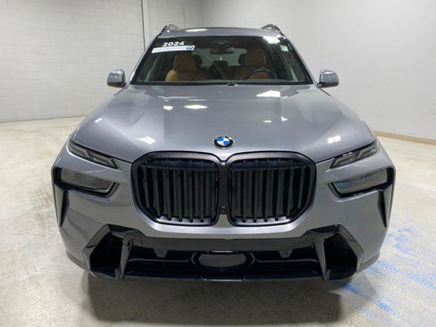 Certified 2024 BMW X7 xDrive40i w/ M Sport Package image 4