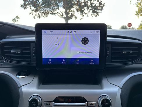 Used 2022 Ford Explorer XLT image 20