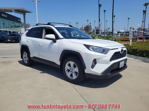 Certified 2020 Toyota RAV4 XLE w/ Convenience Package FWD image 2