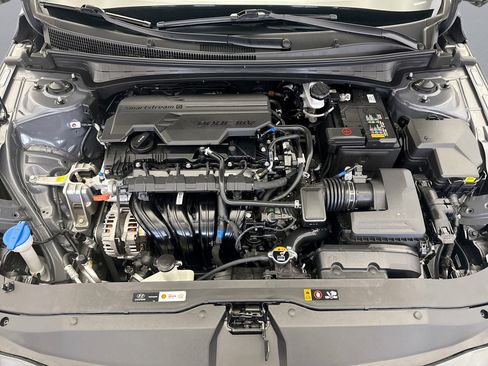 Used 2024 Hyundai Elantra SEL image 21