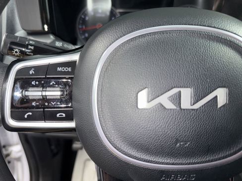 Used 2023 Kia Sorento LX FWD image 31