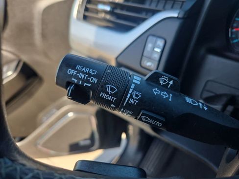 Used 2020 Chevrolet Suburban LT image 26