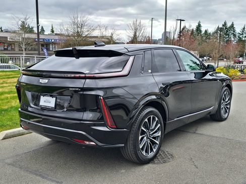 Used 2026 Cadillac Lyriq Premium Sport AWD/4WD image 5