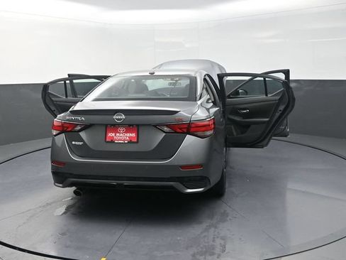 Used 2025 Nissan Sentra SR FWD image 44