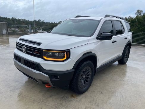 Certified 2026 Honda Passport TrailSport image 3