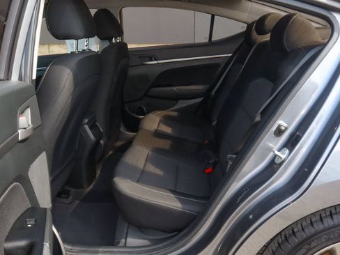 Used 2018 Hyundai Elantra Value Edition FWD image 8