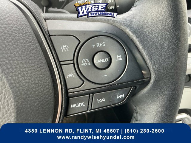 Used 2025 Toyota Corolla SE w/ SE Package FWD image 20