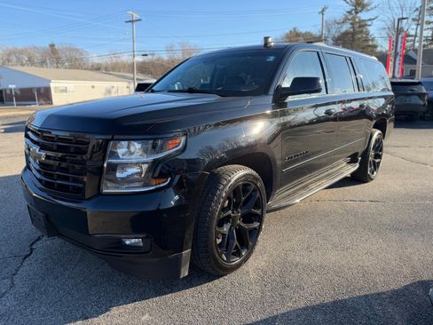 Used 2019 Chevrolet Suburban Premier image 4