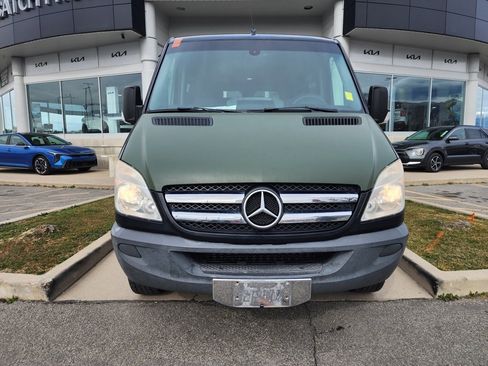 Used 2013 Mercedes-Benz Sprinter 2500 image 2