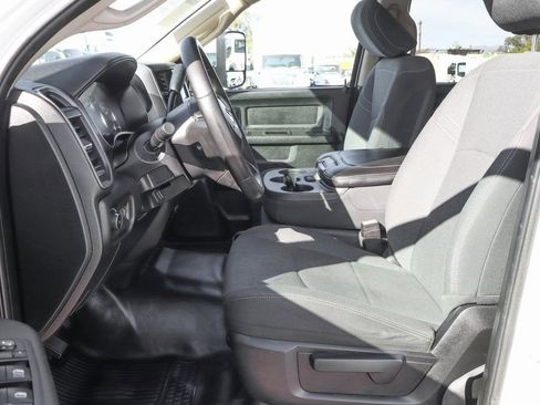 Used 2020 RAM 3500 Tradesman w/ Chrome Appearance Group image 24