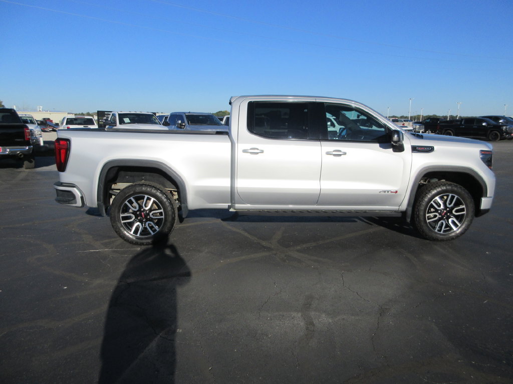 Used 2022 GMC Sierra 1500 AT4 w/ AT4 Premium Package AWD/4WD image 4