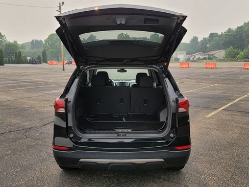 Used 2024 Chevrolet Equinox LT FWD image 11
