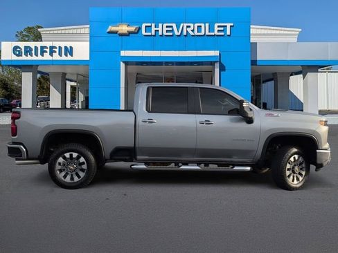 Used 2025 Chevrolet Silverado 2500 LT image 3