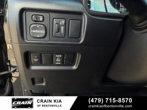 Used 2017 Toyota 4Runner SR5 AWD/4WD image 12