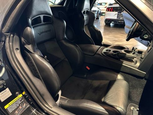 Used 2004 Dodge Viper SRT-10 RWD image 22